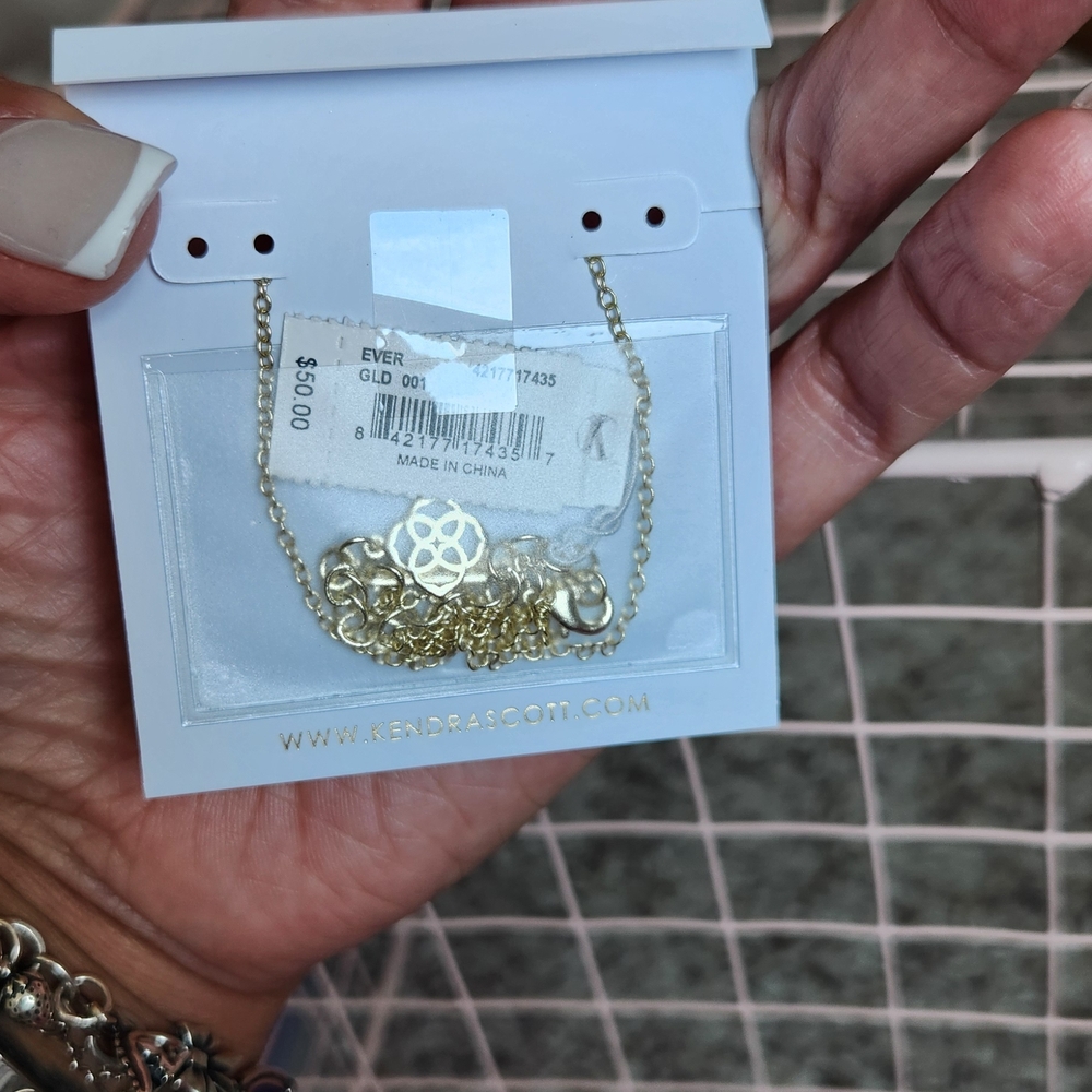 Kendra Scott Gold Ever Necklace - Picture 4 of 4